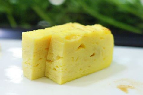 This simple recipe for tamago (tamagoyaki) is easy and will have you rolling out perfect tomagoyaki in no time. Tomago Sushi Recipe, Tamagoyaki Recipe Easy, Sweet Tamagoyaki Recipe, Tamago Egg Recipe, Tamago Sushi Recipe, How To Make Tamagoyaki, Sweet Egg Sushi, Tomago Sushi, Japan Breakfast