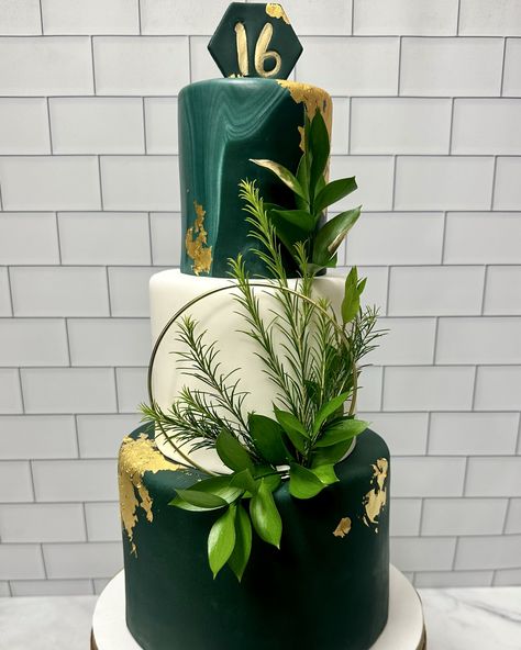 Emerald green Sweet 16 🌿💚  #sweet16cake #kupcakekitchen #wantcake #sweet16ideas #sweet16party #sweet16cakes #greencake #greencakes #cakeinspiration #cakeart #birthdaycakeideas #birthdayideas #birthdayinspiration #cakedesigner #designercakes #customcakes #cakeporn #cakeartist #beautifulcakes #fondantcakes #amazingcake #amazingcakes #gorgeouscake #gorgeouscakes #santaclarita #santaclaritavalley Green And Gold Cakes, Emerald And Gold Cake, Green Sweet 16 Cake, Emerald Green Sweet 16, Green Sweet 16, Black And Gold Birthday Cake, 2026 Wedding, Sweet 16 Cake, Gold Birthday Cake