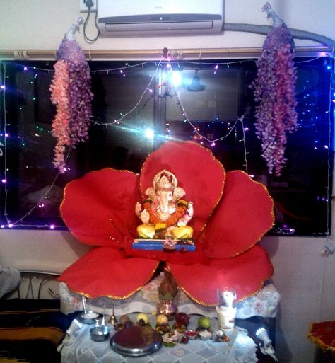 ganapati bappa morya :) Mahalaxmi Decoration, Ganesh Decoration Ideas, Weekend Drawing, Ganapati Decorations, Ganapati Bappa Morya, Ganesha Decoration, Gauri Decoration, Eco Friendly Ganpati Decoration, Vinayaka Chaturthi