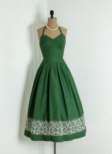 pretty green dress Green Sundress, Vintage Green Dress, Fashion 1940s, 40s Fashion, Retro Mode, 1940s Dresses, Vestidos Vintage, 1940s Fashion, Moda Vintage