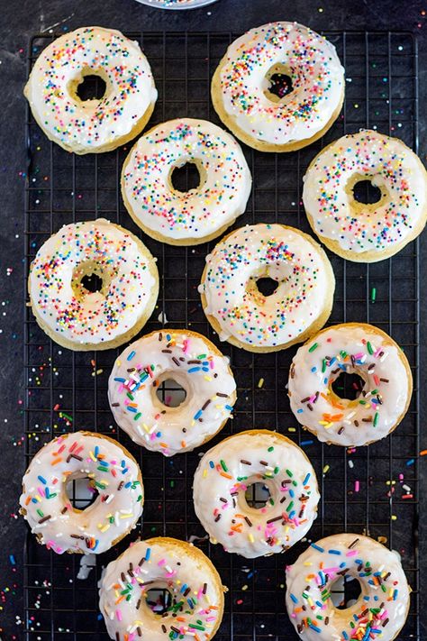 Cake Mix Donuts - Jennifer Meyering Cake Mix Doughnuts, Cake Mix Donuts Recipe, Cake Mix Donuts, Donut Mix, Cake Slicer, Dana Gibson, Birthday Breakfast, Mix Recipes, Homemade Donuts