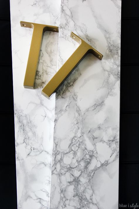 DIY FAUX MARBLE SHELVES! Create the look of a high end marble shelf on a budget! This super simple IKEA EKBY hack costs under $10 to recreate! Diy Marble Shelves, Marble Ideas, Marble Shelves, Ikea Ekby, Bathroom Renovation Cost, Nordic Nursery, Diy Makeup Vanity, Marble Shelf, Room Shelf