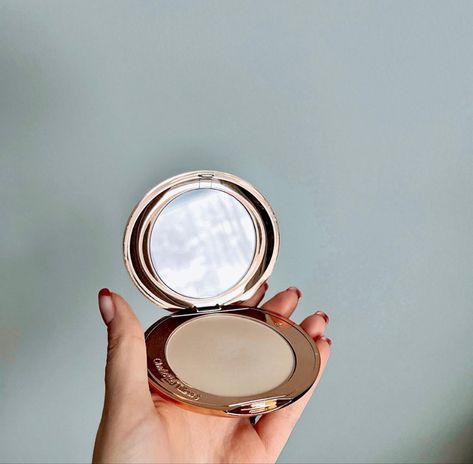 Powder Aesthetic, Charlotte Tilbury Powder, Tiktok Makeup, Makeup Powder, Wishlist 2024, Makeup Tutorial Eyeshadow, Compact Powder, Aesthetic Tiktok, Finishing Powder