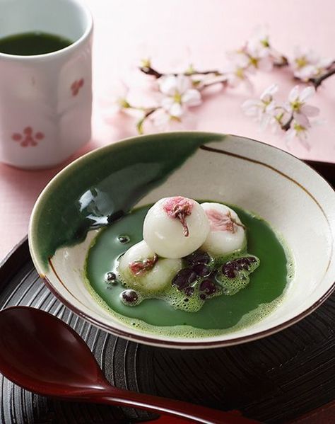 Matcha Dessert Japanese Sweets, Shiratama Dango, Cherry Rice, Japanese Confectionery, Japanese Wagashi, Japanese Food Art, Japanese Sweets Wagashi, Green Food, Japanese Sweet