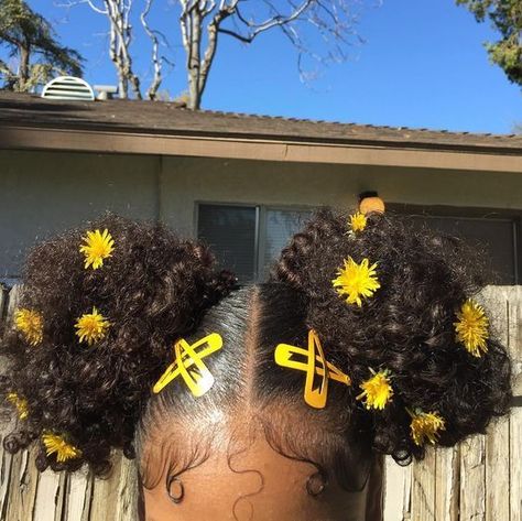 Cabello Afro Natural, Cute Natural Hairstyles, Edges Hair, Girls Natural Hairstyles, Girls Hairstyles Braids, Natural Hair Styles Easy, Girls Braids, Penteado Cabelo Curto, Yellow Hair