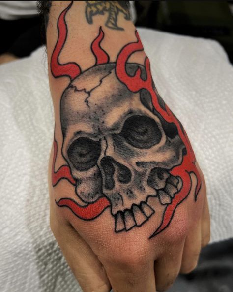 Traditional Japanese Skull Tattoo, Japanese Hand Tattoo, Japanese Skull, Tattoo Skeleton, Japanese Hand Tattoos, Hand Skull, Gargoyle Tattoo, Vintage Tattoo Design, Japan Painting