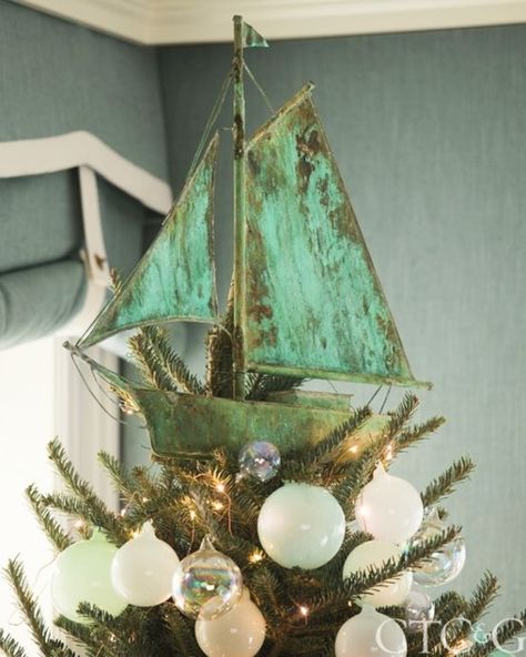 Nautical Christmas Decor, Christmas Tree Topper Ideas, Tree Topper Ideas, Nautical Christmas Tree, Beach Christmas Decorations, Coastal Christmas Tree, Diy Christmas Tree Topper, Coastal Christmas Decor, Coastal Holiday