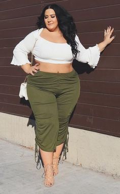 Plus Size Fashion for Women #plussize Plus-koon Muoti, Look Plus Size, Full Figure Fashion, Big Girl Fashion, Plus Size Beauty, Plus Size Models, Stylish Plus, Plus Size Fashion For Women, Curvy Girl Fashion