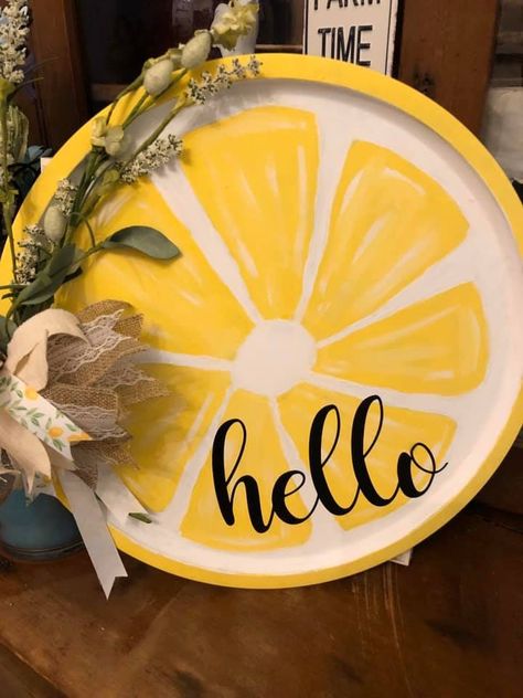 Dollar Tree Lemon Pizza Pan Decor Pizza Pan Wreath, Lemon Pizza, Lemonade Decor, Lemon Crafts, Lemon Kitchen Decor, Farmhouse Crafts, Pizza Pan, Dekor Diy, Lemon Decor