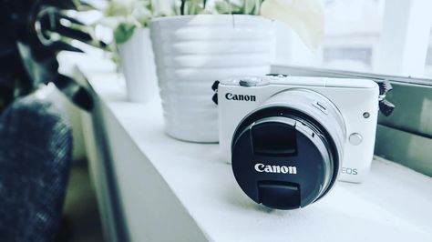 Canon Eos M200 Aesthetic, Vintage Video Camera, Canon Eos M10, Canon Eos M200, Camera Gear Photography Equipment, Canon Eos 2000d, Canon Eos M50, Canon Eos 1300d, Best Digital Camera