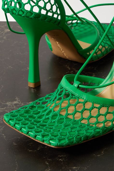 Bottega Veneta 2019, Let Them Be, Bottega Veneta Shoes, Creative Shoes, Green Lace, Beauty Accessories, High Heel Pumps, Bright Green, Pump Shoes