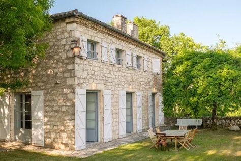 France Farmhouse, Cottage In France, French Gite, French Stone House Exterior, Old French House, French Decorating Ideas Provence France, French Countryside House, French Country Side, Small French Cottage