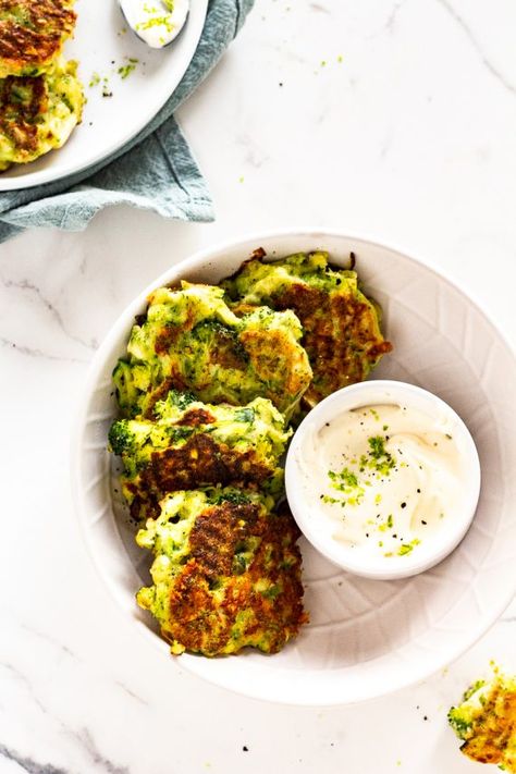 Fodmap Lunch, Fodmap Recipes Dinner, Low Fodmap Recipes Dinner, Broccoli Fritters, Low Fodmap Diet Recipes, Fodmap Diet Recipes, Cheesy Broccoli, Zucchini Fritters, Glutenfree Dairyfree