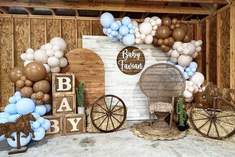 Cowboy Baby Shower Theme Boys, Cowboy Theme Baby Shower Ideas, Horse Baby Shower Ideas, Cowboy Baby Shower Ideas, Baby Shower Vaquero, Western Baby Shower Ideas, Newborn Cowboy, Cowboy Baby Shower Theme, Rodeo Baby Shower