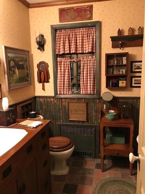 Magical Bookstore, Outhouse Bathroom Decor, Primitive Bathroom Decor, Primitive Home Decorating, Color Bathroom Design, Rustic Victorian, Primitive Bathroom, Victorian Bath, Primitive Country Homes