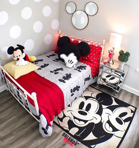 Disney At Home on Instagram: “We love this gorgeous Mickey themed bedroom, but it would make leaving bed each morning way too difficult. Although, that’s not a really a…” Mickey Mouse Bedroom Decor, Disney Themed Bedrooms, Disney At Home, Mickey Mouse Bedding, Mickey Mouse Bedroom, Casa Disney, Disney Bedrooms, Disney Room Decor, Disney Rooms