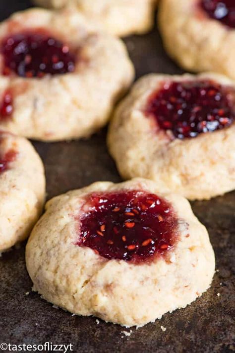 Raspberry Almond Thumbprint Cookies Recipe {Easy Fruit Filled Cookies} Fruit Bar Ideas, Raspberry Almond Thumbprint Cookies, Almond Thumbprint Cookies, Raspberry Thumbprint Cookies, Cherry Bread, Jam Thumbprint Cookies, Cookie Recipe Video, Thumbprint Cookies Recipe, Buttery Shortbread Cookies