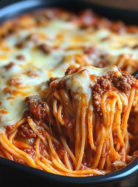 Million Dollar Spaghetti Video, Millionaire Spaghetti Recipe, Millionaire Spaghetti, Million Dollar Spaghetti Casserole, Chicken Fritters Recipe, Pecan Pie Cheesecake Recipe, Pizza Bread Recipe, Leftover Casserole, Million Dollar Spaghetti