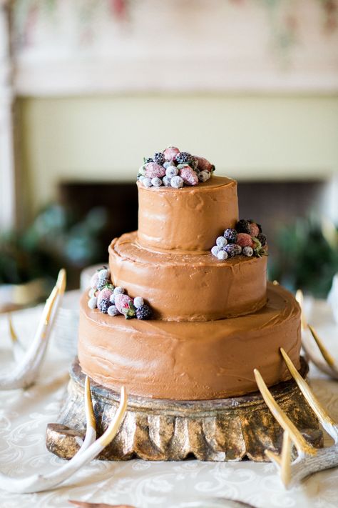 Chocolate Grooms Cake, Sugared Berries, Grooms Table, Frosted Cake, Groomsmen Style, Cake Easy, Grooms Cake, Pumpkin Cake, Three Tier