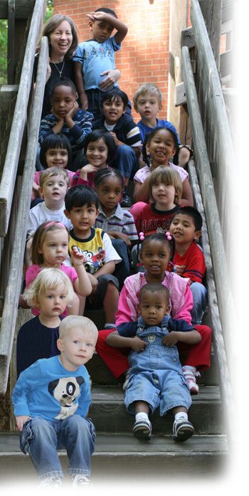 class picture on playground Preschool Class Photo Ideas, Preschool Class Picture Ideas, Class Photoshoot Ideas Group, School Class Photo Ideas Group, Class Pictures Ideas Group, Preschool Yearbook, Kindergarten Graduation Pictures, Preschool Portfolio, Preschool Photography