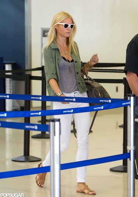 Kim Kardashian Airport Style, Gwenyth Paltrow Style, Gwyneth Paltrow Street Style, Gwyneth Paltrow Style, Relaxed Outfit, Wardrobe Inspiration, Celebrity Street Style, Gwyneth Paltrow, Black Bra