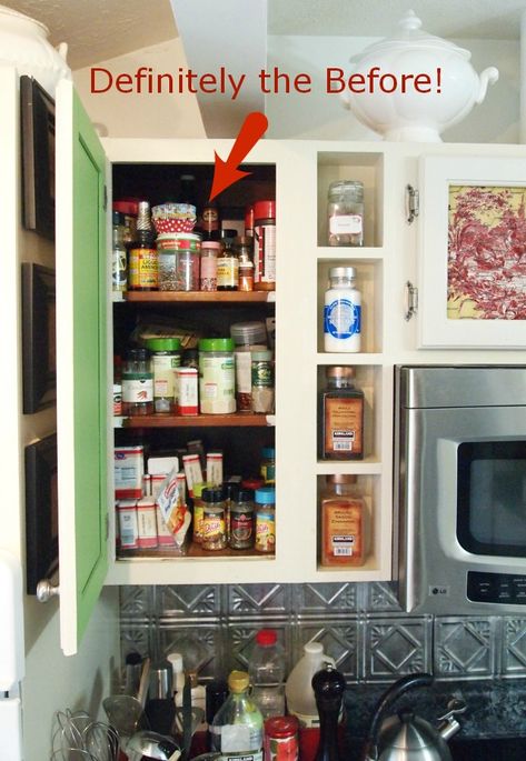 Spice Cupboard Organization, Cupboard Organization Ideas, Diy Spice Storage, Spice Rack Cupboard, Organize Kitchen Spices, Spice Cabinet Organization, Spice Cupboard, Kitchen Spice Storage, Cupboard Organization