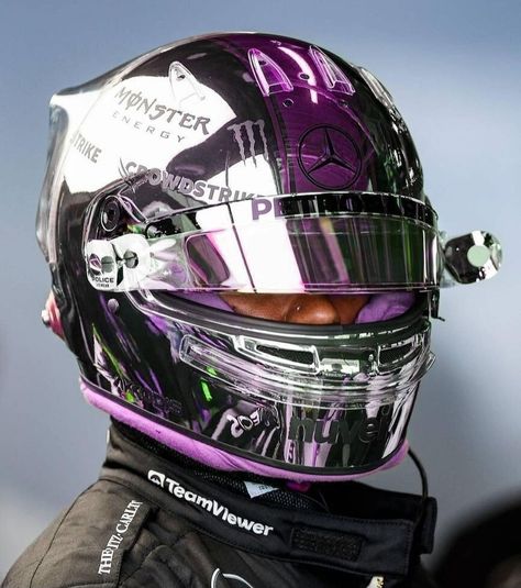 Racer Helmet Aesthetic, Pretty Motorcycle Helmet, F1 Racing Helmet, Race Helmet Design, Race Car Helmet, F1 Helmet Design, Racing Helmet Design, Karting Helmet, Helmet Aesthetic