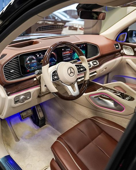 Maybach Gls 600 Interior, Maybach Gls 600, Maybach Mercedes, Maybach Car, Amg Benz, Mercedes Brabus, Rich Cars, Mercedes Benz Maybach, Armored Truck