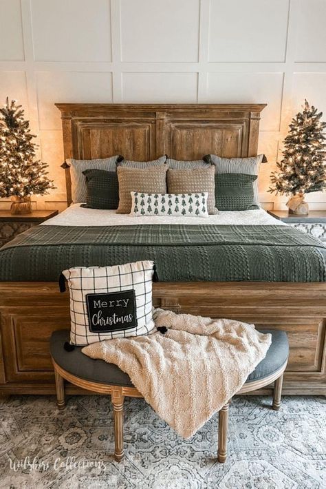 Black And White Plaid Comforter Bedroom Ideas, Bedroom At Christmas, Primary Bedroom Christmas Decor, Christmas Bedroom Aesthetic Modern, Bedroom Decor Christmas Ideas, Christmas Decor Master Bed, Christmas Bedroom Decor Green, Green Bedroom Christmas, Christmas Farmhouse Bedroom