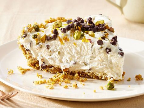 Cannoli Cream Pie Recipe Canoli Cheesecake, Chocolate Chip Cannoli, Cheesecake Treats, Cannoli Desserts, Cannoli Cheesecake, Recipe Desert, Baked Graham Cracker Crust, Cannoli Cake, Cannoli Filling