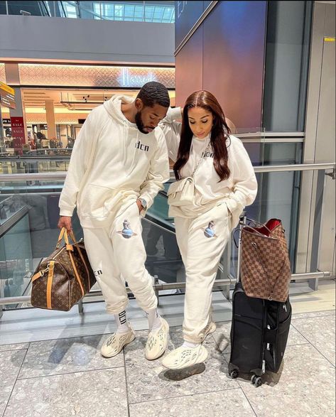 Couple Goal Outfits, Ragazza Gangsta, Couple Outfits Matching, Outfit Couple, Vintage High Waisted Shorts, Air Jordan Nike, Couple Matching Outfits, Image Couple, Couple Fits