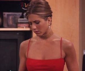 Jennifer Aniston 90s, Jennifer Aniston Friends, Minimalist Street Style, Jennifer Aniston Style, Jenifer Aniston, Casual Summer Outfits For Women, Twitter Design, 90s Hairstyles, Body Picture