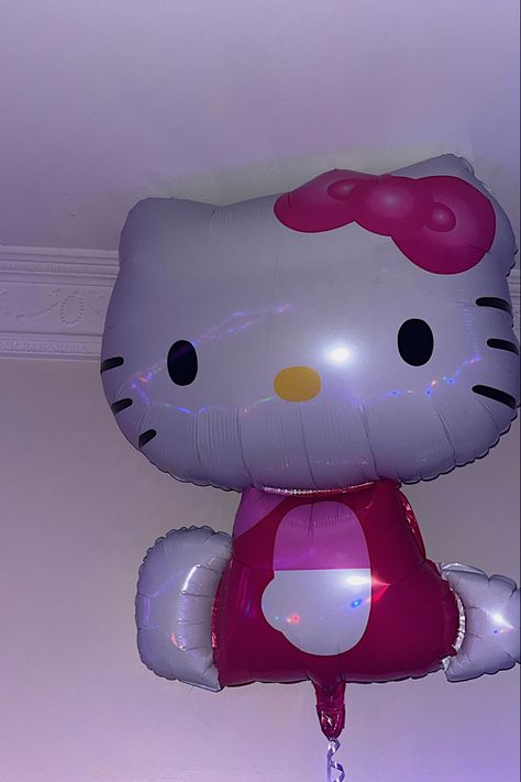 Hello Kitty Birthday Balloons, Sanrio Bday Party, Sanrio Balloons, Hello Kitty Cumpleaños, Cottagecore Tiktok, 2000s Birthday Party Theme, Hello Kitty Balloons, Fairycore Party, Hello Kitty Birthday Decorations