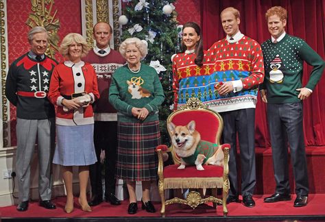 Awkward Family Christmas, Royal Family Christmas, Christmas Jumper Day, Tacky Christmas Sweater, Royal Christmas, Corgi Christmas, Leona Lewis, Family Christmas Pictures, Tacky Christmas