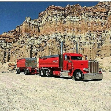 Trucker's Daily on Instagram: “Love is TRUCK!!!!!!!!❤❤” Peterbilt Dump Trucks, Peterbilt 389, Train Truck, Custom Big Rigs, Custom Truck, Show Trucks, Peterbilt Trucks, Big Rig Trucks, Large Cars