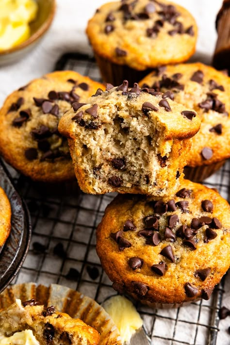 Tender, fluffy and moist sourdough banana muffins made with sourdough discard, ripe bananas, dark chocolate and a dash of cinnamon with an optional, but recommended, one hour ferment. Sourdough Banana Chocolate Chip Muffins, Sourdough Banana Muffins, Chocolate Chip Sourdough, Heath Bar Cookies, Sourdough Ideas, Sourdough Banana, Moist Banana Muffins, Sourdough Muffins, Easy Sourdough Bread Recipe