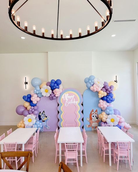 bluey party ideas • Instagram Bluey Party Ideas Girl, Bluey Party Decorations Girl, Bluey Daisy Party, Bluey Birthday Decorations For Girl, Bluey Summer Party, Bluey Backdrop Ideas, Bluey Party Decor, Girly Bluey Party Theme, 5th Birthday Party Themes