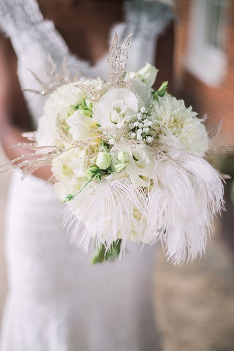 Art Deco Wedding Flowers, Bouquet With Feathers, Wedding Dresses Vintage 20s, Art Deco Wedding Inspiration, Deco Flowers, Feather Bouquet, 20s Wedding, 1920s Wedding, Art Deco Decor