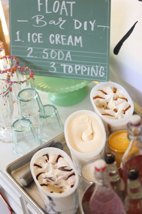 Celebrate Back to School with an Ice Cream Float Party! DIY floats with a spread of ice cream and fruit syrup options, ice cream themed decor, free printables, games and more! #backtoschool #icecreamfloats #icecreamparty Ice Cream Float Party, Ice Cream Float Bar, Float Bar, Ice Cream Float, Soda Floats, Parfait Cups, Building Challenge, Dessert Table Backdrop, Soda Flavors