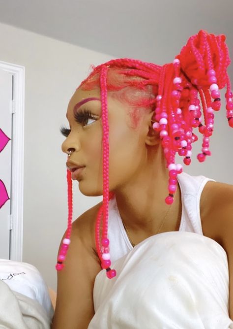 Pink Short Braids, Braids For Black Women Pink And Black, Black Braids With Pink Underneath, Pink Hairstyles Black Women Braids, Hot Pink And Black Braids, Hot Pink And Black Braids With Curls, Short Knotless, Mind Dump, Hairstyles Pictures