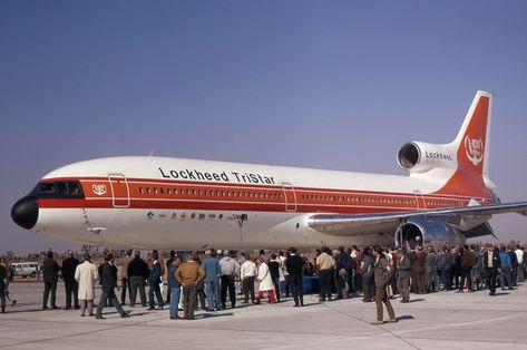 Classic Jetliners: The Lockheed L-1011 Tristar Palmdale California, Rolls Royce Engines, Plane Photos, Fly Navy, Boeing 727, Tri Star, New Aircraft, Vintage Airlines, Vintage Aviation