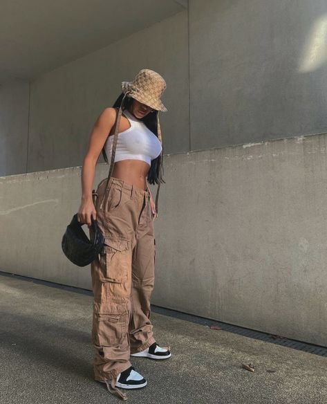 Baggy Jeans For Women, Cargo Pants Baggy, Streetwear Cargo Pants, Cargo Pants Outfits, Boyfriend Pants, Pants Baggy, Cargo Pants Outfit, Swag Outfits For Girls, Tomboy Style Outfits