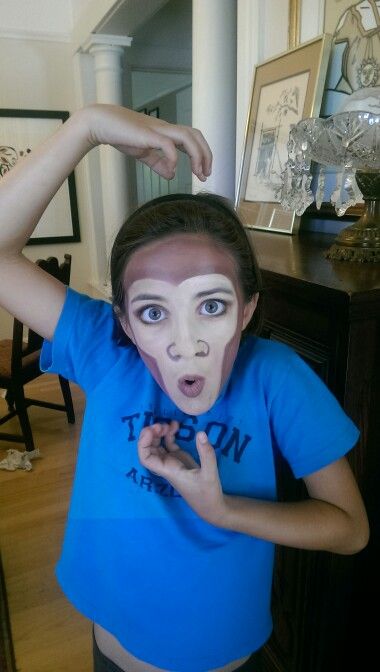 Easy monkey Circus Monkey Costume, Monkey Face Paint Easy, Monkey Face Paint, Monkey Makeup, Seussical Costumes, African Makeup, Lion King Jr, Monkey Costumes, Book Costumes