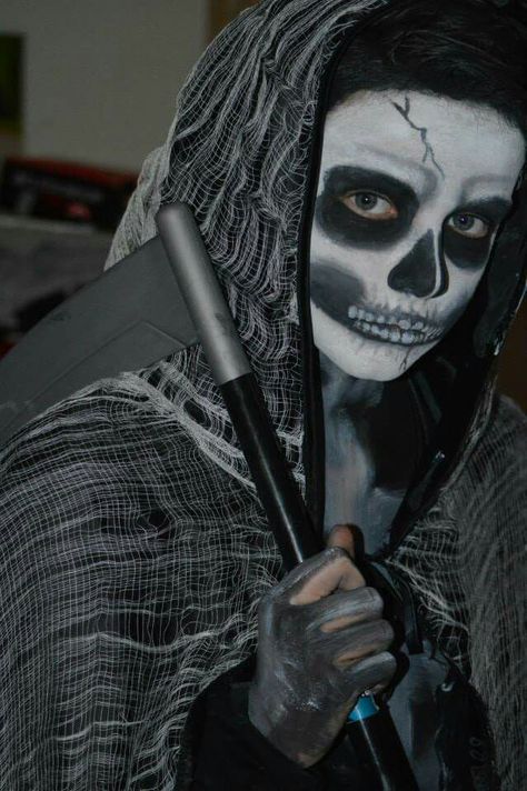 ⚪natta.lk @ instagram⚪ Maskerad Utklädnad Smink Liemannen Skelett Costume Makeup Grimreaper Grim Reaper Skeleton Halloween Grim Reaper Face Paint For Kids, Reaper Makeup, Grim Reaper Makeup, Scary Kids Halloween Costumes, Grim Reaper Skeleton, Grim Reaper Costume, Shifting Ideas, Reaper Costume, Quick Costumes