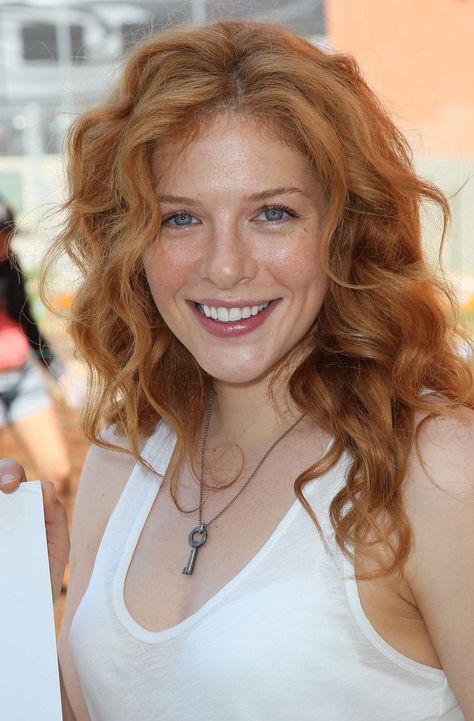 strawberry blonde                                                                                                                                                      More Rachelle Lefevre, Woman With Red Hair, Red Haired Beauty, Red Hair Woman, Beautiful Red Hair, Strawberry Blonde Hair, Redhead Beauty, Strawberry Blonde, Ginger Hair