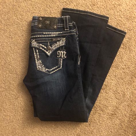 Reposhing This Item I Purchased From @Haylsfashion321. Loved It, But Ready To Rotate For Something New. Questions? Leave A Comment Below! Thrift Shop Outfit, 2000s Jeans, 2000 Clothes, Takuache Girl Outfits, 2000s Clothing, Mcbling Fashion, Miss Me Jeans, Cute Jeans, 2000s Fashion Outfits