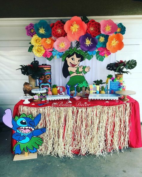 Fiesta Lilo Y Stitch, 1st Birthday Themes Girl, Stitch Bday, Lilo And Stitch Cake, Stitch Party, Lilo Und Stitch, Stitch Birthday, Ideas Fiesta, Ballon Party