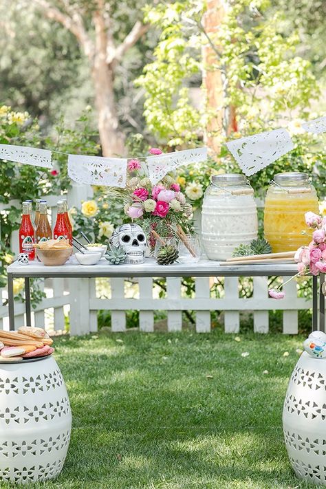 Fiesta Wedding, Boda Mexicana, 5 De Mayo, Mexican Party, Mexican Wedding, Karas Party Ideas, Fiesta Party, Dia De Muertos, Dessert Table