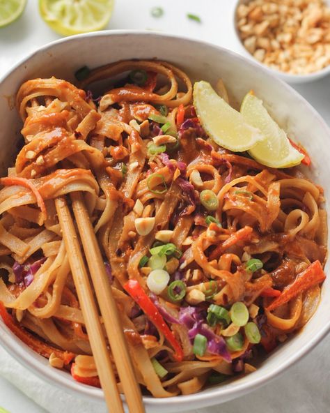 Creamy Pad Thai Noodles Pad Thai Peanut Sauce, Thai Recipes Noodles, Noodles Vegetables, Vegan Pad Thai, Pad Thai Sauce, Pad Thai Noodles, Thai Sauce, Pad Thai Recipe, Thai Noodles