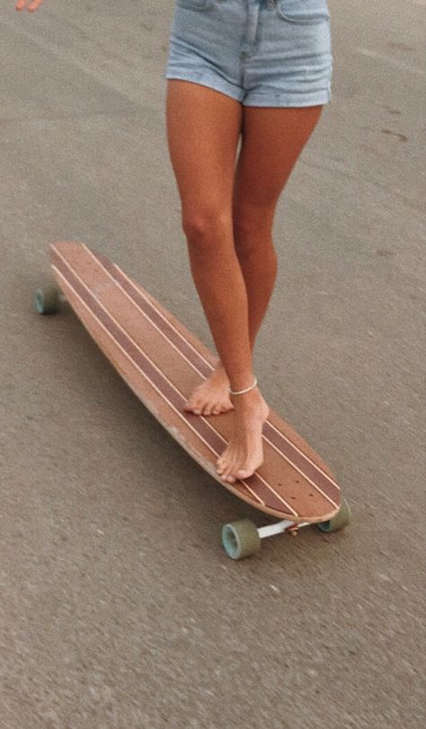 Long Board Surfing, Long Boarding Aesthetic, Long Board Aesthetic, Longboarding Aesthetic, Long Board Skateboard, Summer Skating, Longboard Aesthetic, Surfergirl Style, Long Boarding